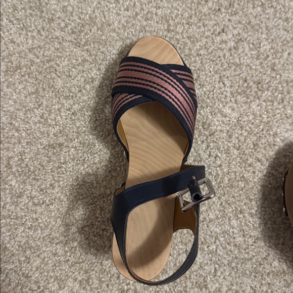 💕 Hunter Criss Cross Sandal 👡 - Picture 5 of 7